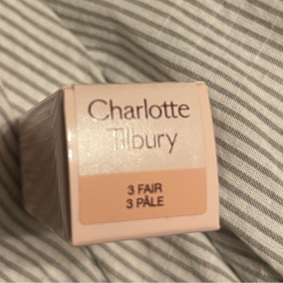 Charlotte Tilbury Mini Flawless Filter in 3 Fair - Picture 2 of 4